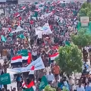 آلاف المحتجين في المخا بتعز يجددون دعمهم للسعودية ودول الخليج في مواجهة إيران