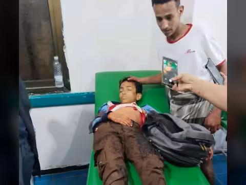 رصاصة قناص حوثي تنهي حياة طفل في تعز أثناء عودته من المدرسة